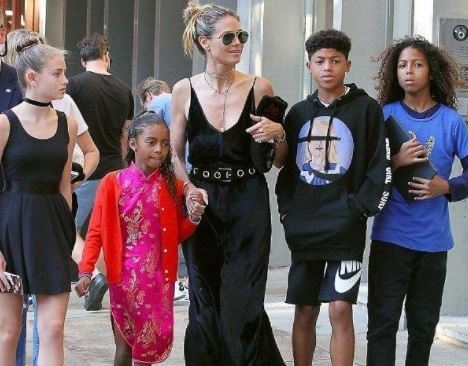 Johan Riley Fyodor Taiwo Samuel with his siblings and mom Heidi Klum.